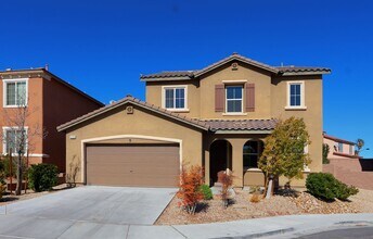 9208 Thunder Falls Ct in Las Vegas, NV - Foto de edificio - Building Photo