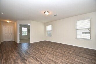 5010 Brewcastle Ln in Park Row, TX - Building Photo - Building Photo