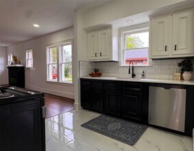 1569 Elliott St in Houston, TX - Building Photo - Building Photo