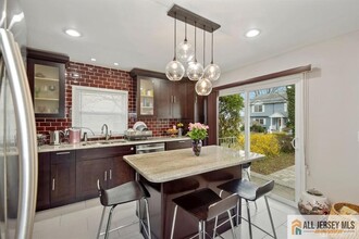26 Hamilton Ave in Edison, NJ - Foto de edificio - Building Photo