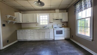 200 Hamilton St in Johnson City, TN - Building Photo - Building Photo