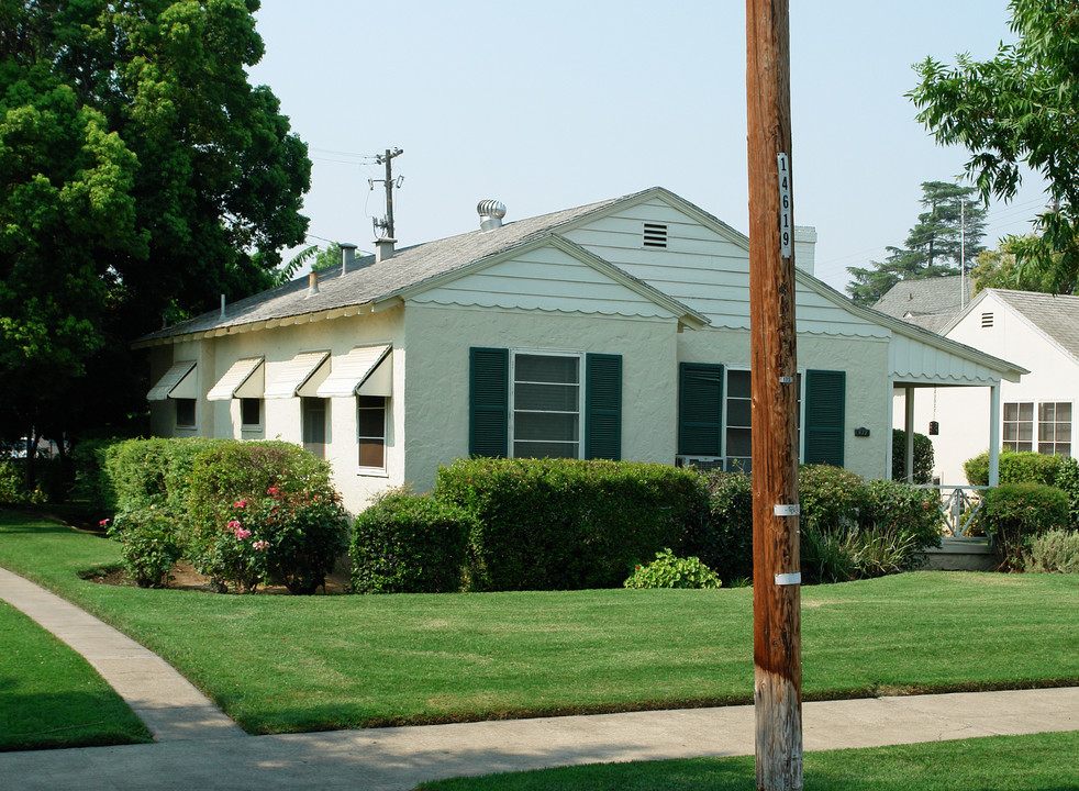 Carmen Villas in Fresno, CA - Building Photo