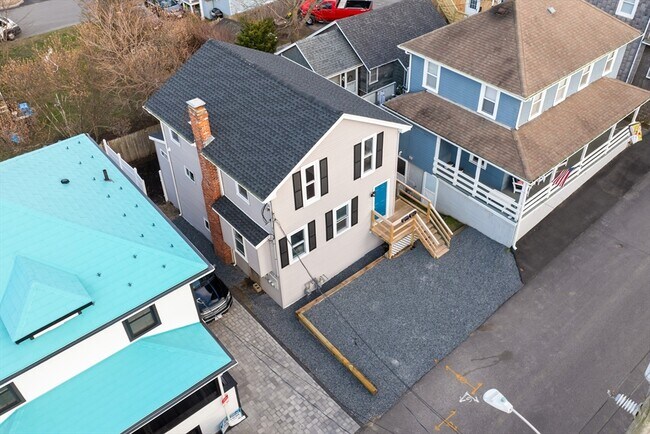 19 Berkley Rd in Hull, MA - Building Photo - Building Photo