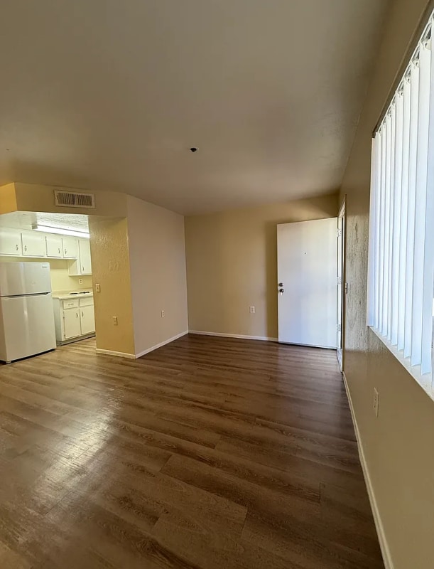 12221 W Bell Rd in Surprise, AZ - Foto de edificio - Building Photo