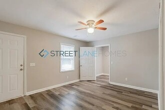 108 Parkway Dr in Warner Robins, GA - Foto de edificio - Building Photo