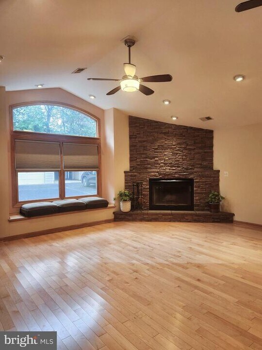 47 Old Bonifant Rd in Silver Spring, MD - Building Photo