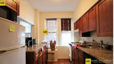 2021 Commonwealth Ave, Unit 9 in Boston, MA - Building Photo - Building Photo