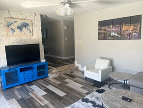 1709 Ivanhoe Way in Las Vegas, NV - Building Photo - Building Photo