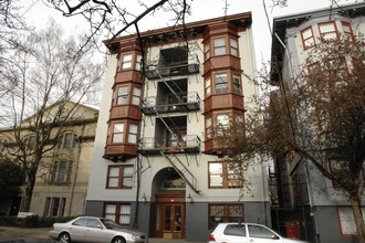 Converse Court Apartments in Portland, OR - Building Photo - Building Photo