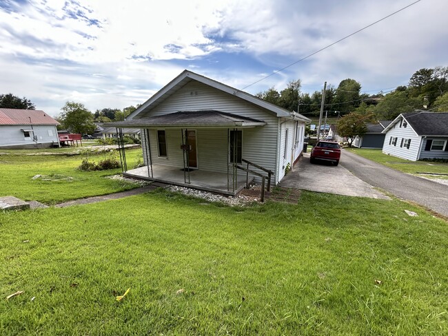 property at 807 W 4th St