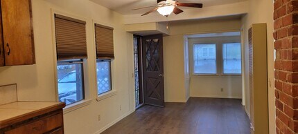 2557 Russell St in Redding, CA - Building Photo - Building Photo