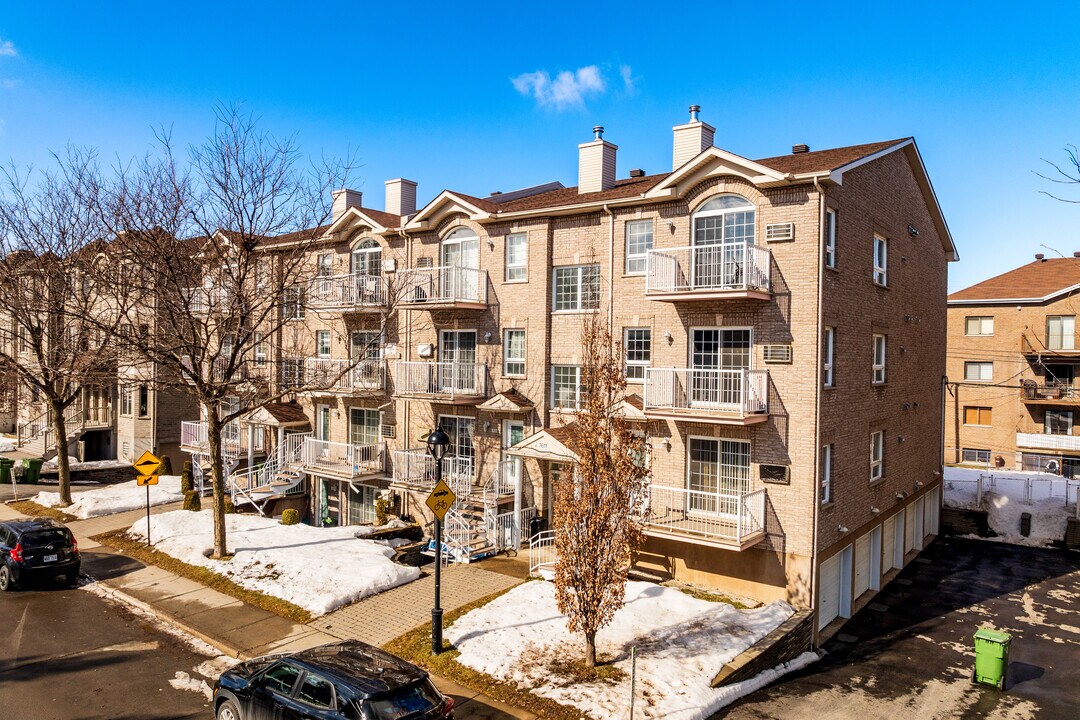 7601-7611 André-Arnoux St in Montréal, QC - Building Photo