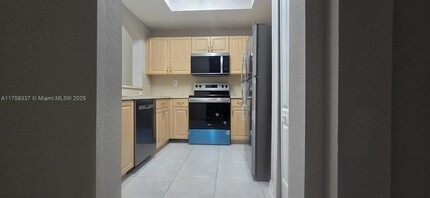 8842 W Flagler St, Unit 210 in Miami, FL - Foto de edificio - Building Photo