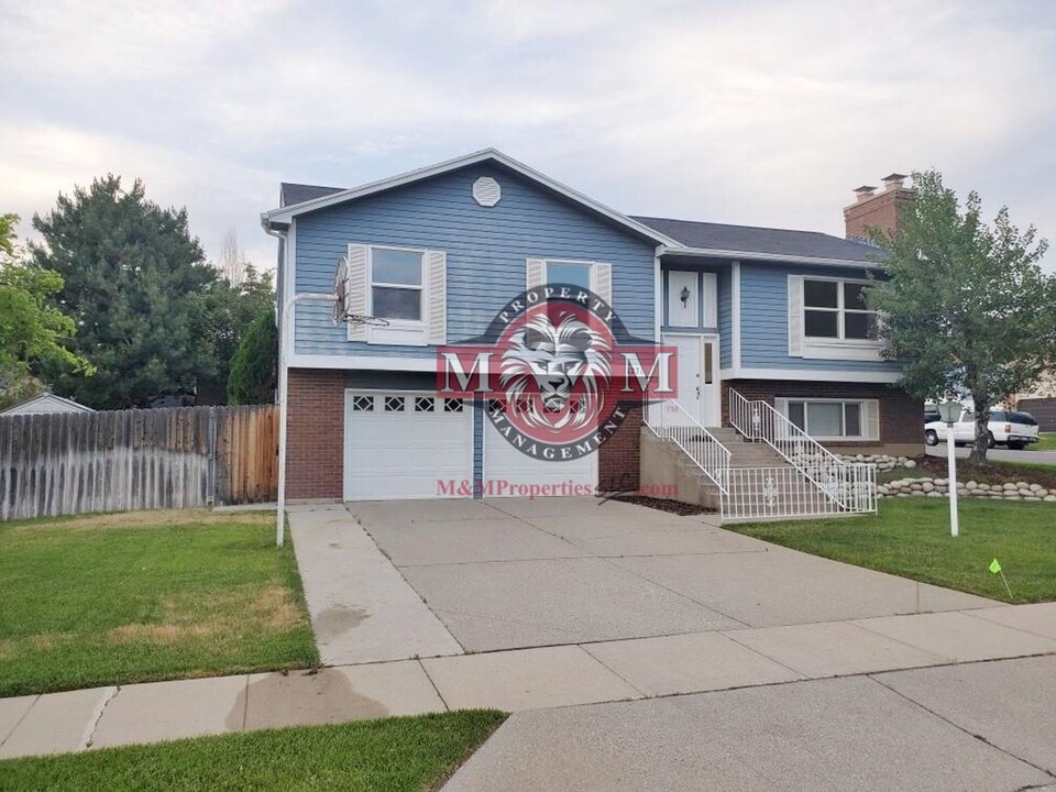 1271 Sage Ridge Rd in Sandy, UT - Foto de edificio