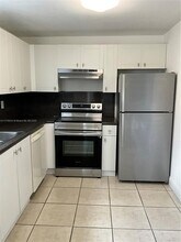 4255 N University Dr in Sunrise, FL - Building Photo - Building Photo