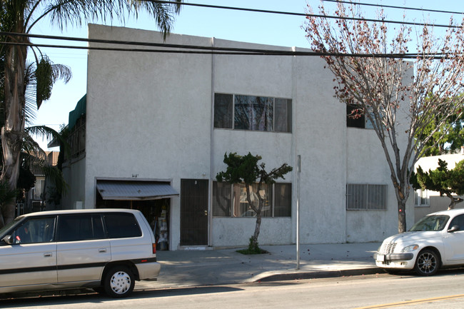 1545 Obispo Ave in Long Beach, CA - Building Photo - Building Photo