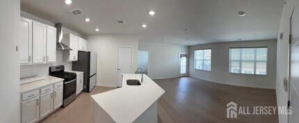 243 Lohan Dr in Piscataway, NJ - Building Photo - Building Photo