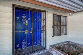 4401 St Andrews Cir in Las Vegas, NV - Building Photo - Building Photo