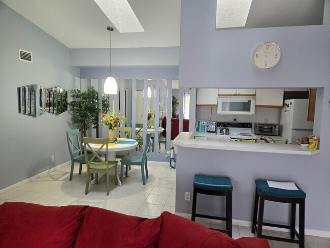 2516 SE Anchorage Cove in Port St. Lucie, FL - Building Photo - Building Photo