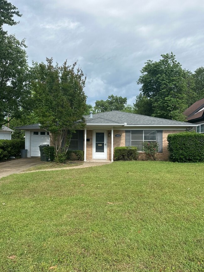 property at 1824 Jarrel Ave
