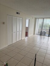 4222 Inverrary Blvd, Unit 4805 in Lauderhill, FL - Building Photo - Building Photo
