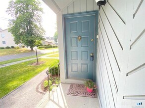 19 Somers St in Danbury, CT - Building Photo - Building Photo