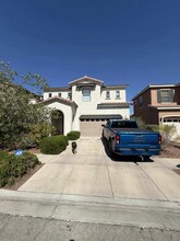 2420 Brooklyn Bridge St in Las Vegas, NV - Foto de edificio - Building Photo