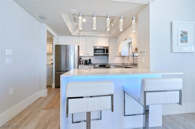 property at 3115 Gulf Shore Blvd N