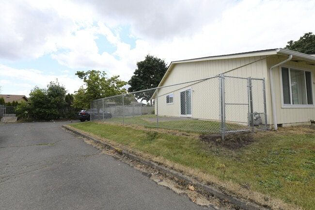 4898 Chinook Ct SE, Unit 4898 chinook ct se in Salem, OR - Building Photo - Building Photo