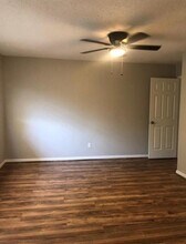 1811 Crosscoach Ln in Katy, TX - Foto de edificio - Building Photo