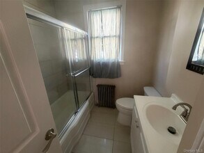 73 Willoughby Ave in Hicksville, NY - Building Photo - Building Photo