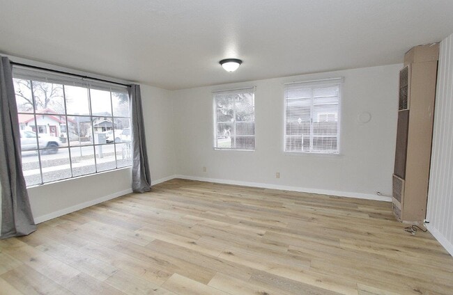 812 S Washington Ave in Emmett, ID - Building Photo - Building Photo