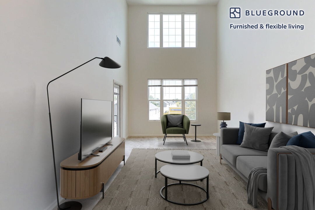 1700 E 5th St in Huntington Station, NY - Foto de edificio