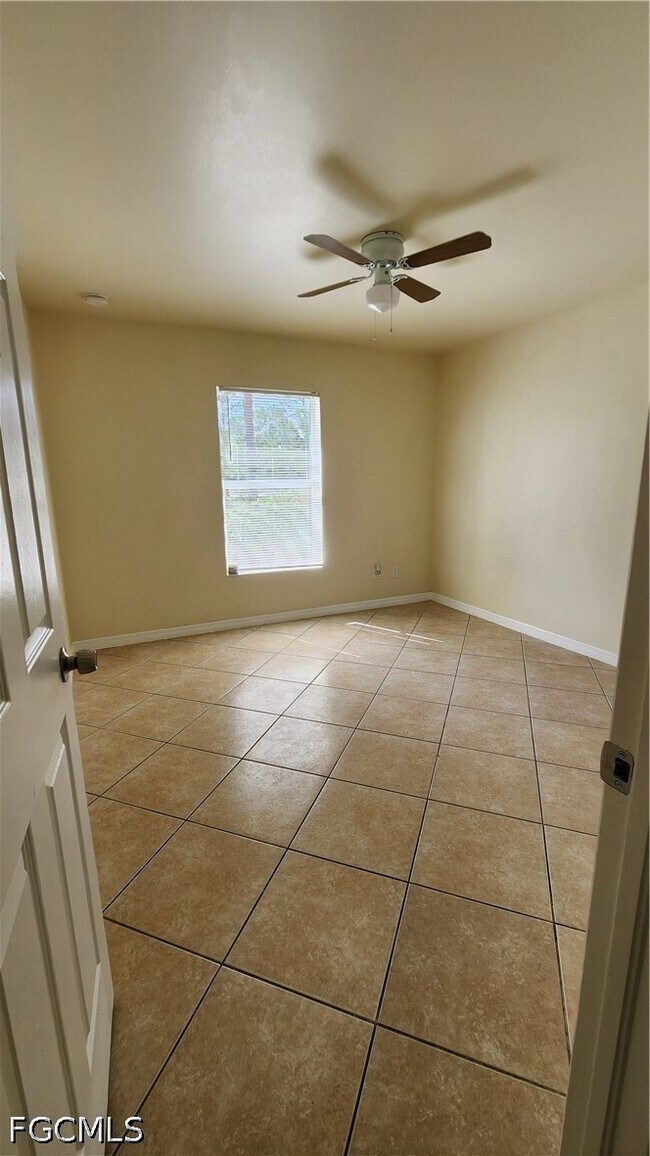 2118 Snead Dr in Lehigh Acres, FL - Building Photo - Building Photo