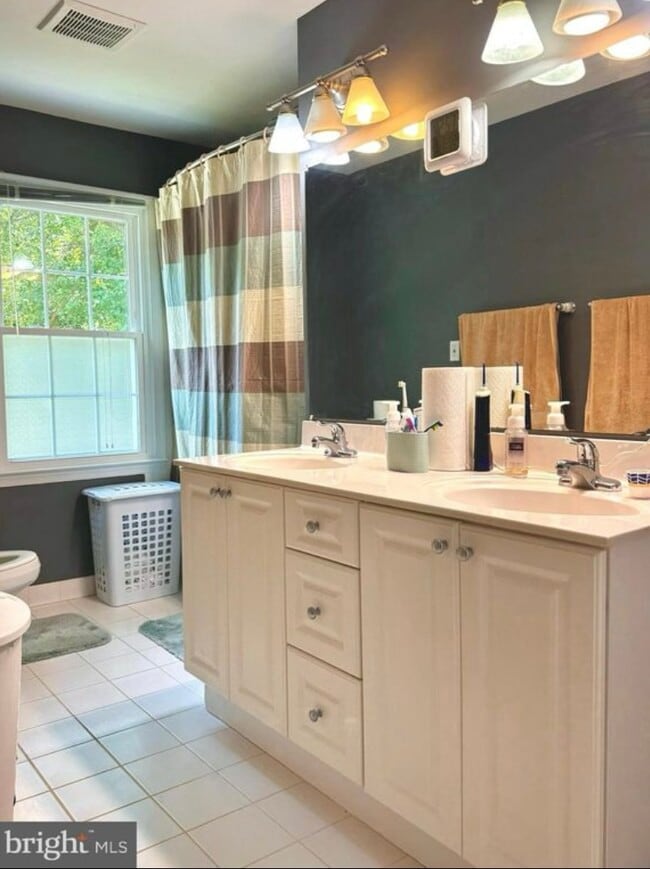 8407 Finlay Ct in Springfield, VA - Building Photo - Building Photo