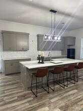 5253 Bill Cody Cir in Malakoff, TX - Foto de edificio - Building Photo