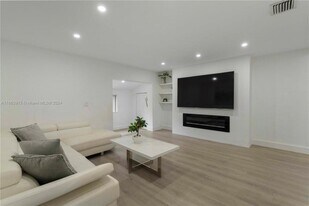 1417 Plunkett St in Hollywood, FL - Building Photo