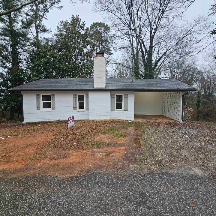 176 Roscott Ln in Cornelia, GA - Building Photo