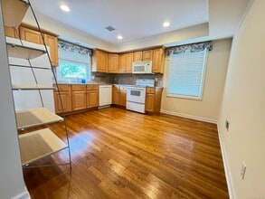 17 Glenwood Ave in Norwalk, CT - Foto de edificio - Building Photo