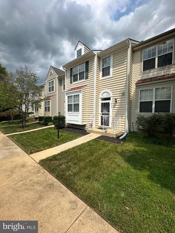 property at 953 Dunloring Ct