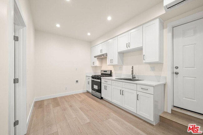 212 S Reeves Dr in Beverly Hills, CA - Building Photo - Building Photo