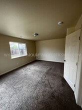 585 Viejo Gabriel in Soledad, CA - Building Photo - Building Photo