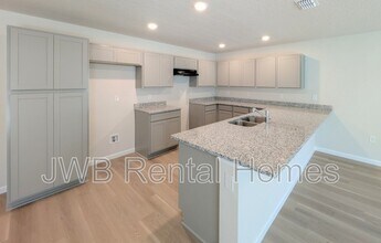 37 Hay Ave in Jacksonville, FL - Building Photo - Building Photo