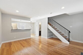 3601 Menchaca Rd in Austin, TX - Building Photo - Building Photo