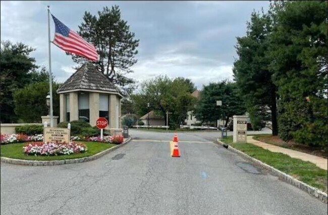48 Carriage Pl in Edison, NJ - Building Photo - Building Photo