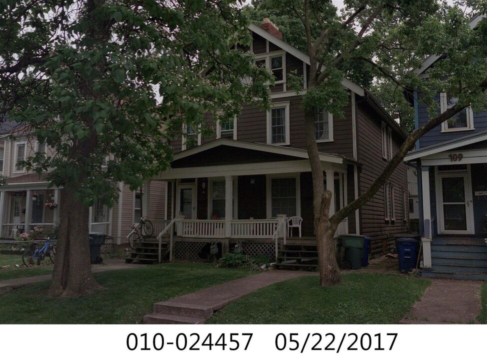 111 W Blake Ave in Columbus, OH - Building Photo