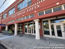 1401 S Flores St in San Antonio, TX - Building Photo