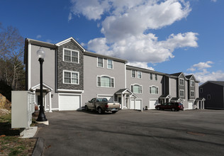 Soulor Estates in Norwich, CT - Building Photo - Building Photo