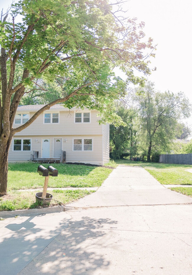 4446 Park Lawn Dr