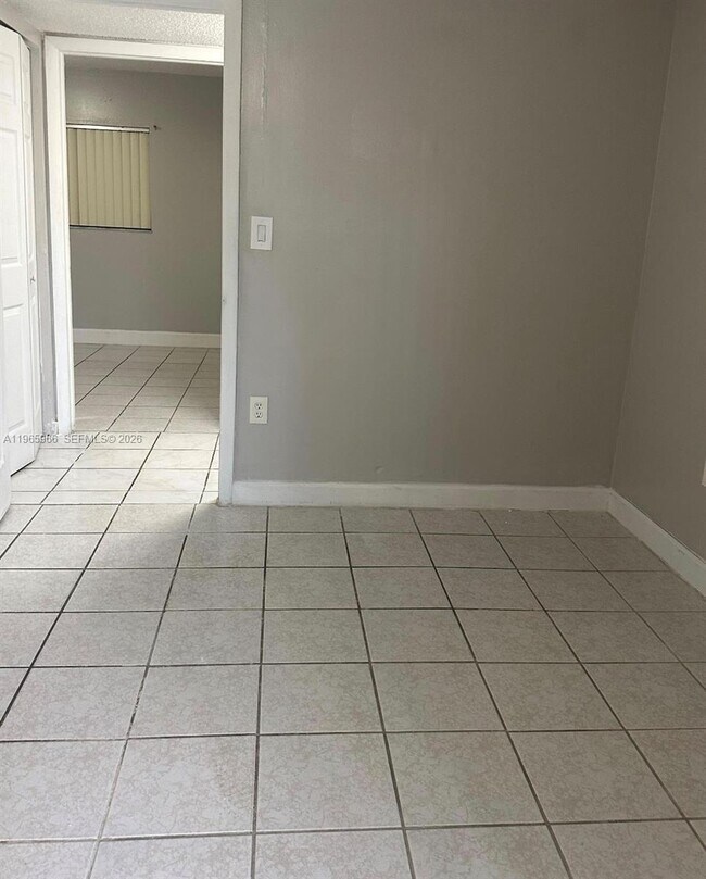 8500 SW 133rd Avenue Rd, Unit 121 in Miami, FL - Foto de edificio - Building Photo